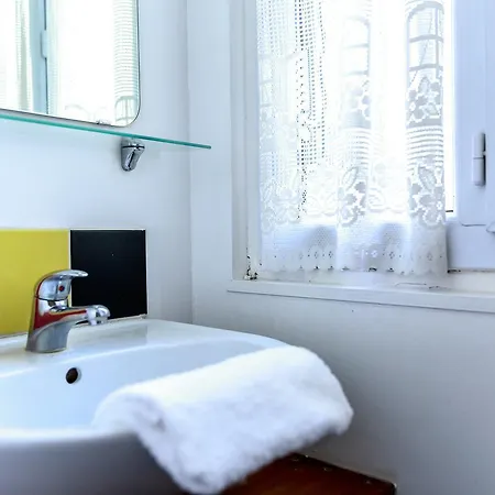 Montmartre Monet Apartment